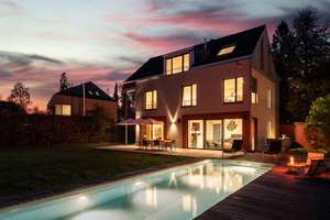 Exklusive Gartenvilla mit Pool in Hartmannshofen – Die vollständige Adresse der Immobilie erhältst du vom Anbieter., 80997 Obermenzing, München – Vorschaubild 3