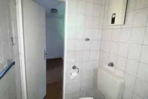 **Helle 2-Zimmer-Wohnung im Erdgeschoss mit Balkon** – Vennhauser Allee 12, 40229 Düsseldorf – Vorschaubild 3