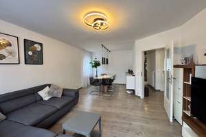 4 (aktuell 5) Zimmer Maisonette-Wohnung mit Balkon + 2 Kfz-Stellplätzen – Die vollständige Adresse der Immobilie erhältst du vom Anbieter., 64839 Münster – Vorschaubild 1