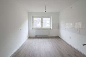 Modernisierte 2 Zimmer-Wohnung mit Wohnküche und Balkon!  – Osnabrücker Str. 22, 45145 Frohnhausen, Essen – Vorschaubild 9