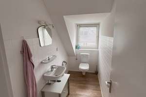 Geräumige 3-Zimmer-Dachgeschosswohnung mit Fussbodenheizung in Kettwig – Die vollständige Adresse der Immobilie erhältst du vom Anbieter., 45219 Kettwig, Essen – Vorschaubild 9