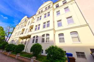 Große Räume, Vollbad, Balkon, neue Tür - Hohe Erhaltungsrücklage! – Die vollständige Adresse der Immobilie erhältst du vom Anbieter., 39108 Stadtfeld Ost, Magdeburg – Vorschaubild 2