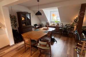Stilvolle, in 2018 kernsanierte DG-Wohnung mit offener Küche, Balkon +  2 Bädern in attraktiver Lage – 45147 Holsterhausen, Essen – Vorschaubild 4
