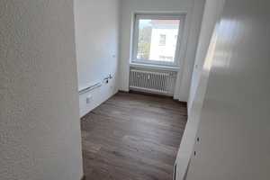 Komplett modernisierte 2-Zimmer-Wohnung mit Loggia – Schwelmer Straße 126, 42389 Wuppertal – Vorschaubild 10