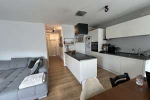 Neuwertige Wohnung mit drei Zimmern sowie 2 Balkonen und Einbauküche in Dortmund am Phönixsee