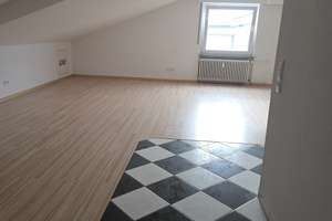 Grosse 1 Zimmer Dachwohnung in 78224 Singen Süd zu vermieten – Industriestrasse 12, 78224 Singen (Hohentwiel) – Vorschaubild 2