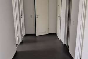 3 Zimmer mit Balkon direkt am Einkaufszentrum !! – Striegauer Str. 2, 90473 Langwasser Südost, Nürnberg – Vorschaubild 3