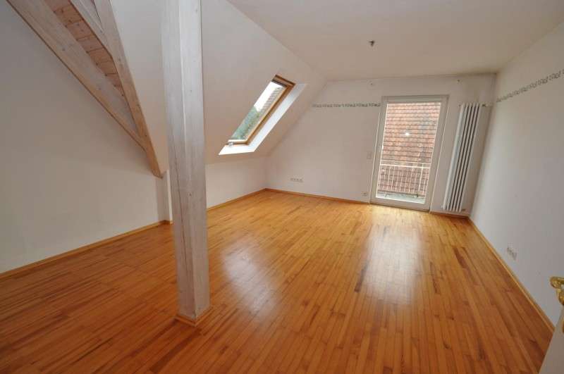 Immobilie in Bodman-Ludwigshafen - Großzügiges Einfamilienhaus mit Indoor-Pool und schönem Garten in Bodman - Teilseesicht - frei  - Bild 14