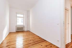 Bezugsfreie 2-Zimmer-Altbauwohnung im ruhigen Hinterhaus mit Balkon – Die vollständige Adresse der Immobilie erhältst du vom Anbieter., 13347 Gesundbrunnen, Berlin – Vorschaubild 2