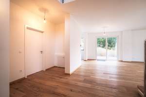 Feldrandlage! Moderne Neubau-Villa in Würzburg – Erstbezug nahe Uniklinik – Steinlein 42, 97078 Versbach, Würzburg – Vorschaubild 2