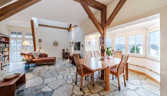 Bild von Privatsphäre, Weitblick, Wertigkeit: EFH mit Gartenidyll, Gästehaus, Apt., Kamin, EBK, Doppelgarage