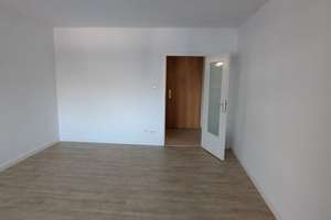 1-Zimmer Wohnung mit Balkon direkt am Schweizer Platz – Engadinerstr. 2, 81475 Fürstenried-West, München – Vorschaubild 2