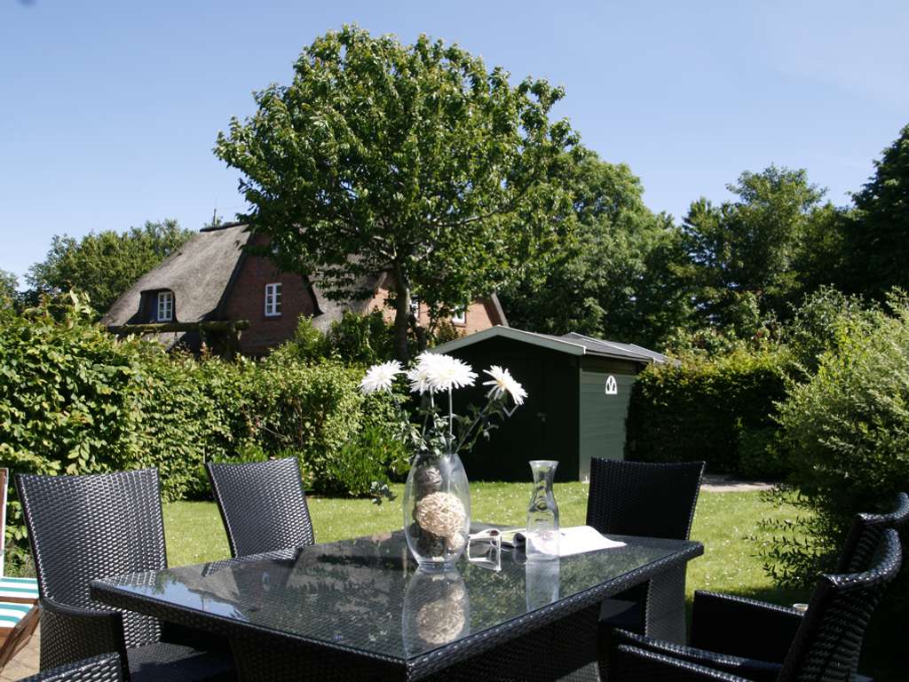 Immobilie in Nieblum - Exklusive Reetdachhaus - Hälfte in Nieblum auf Föhr – ohne Makler, Bestlage, hochwertig ausgestattet - Bild 3