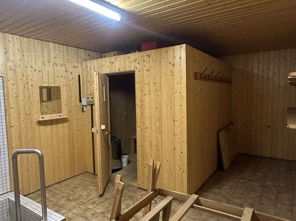 Sauna mit Tauchbecken