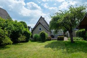 Siedlungshaus auf großem Grundstück in Norderstedt-Garstedt - Haus zum Grundstückspreis – Die vollständige Adresse der Immobilie erhältst du vom Anbieter., 22848 Norderstedt – Vorschaubild 7