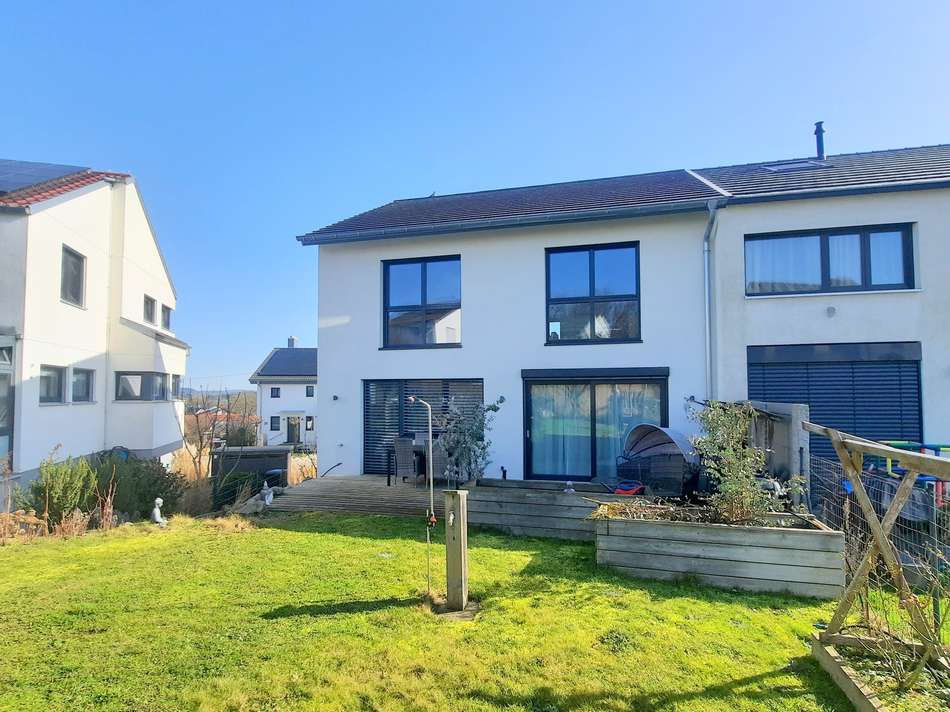 Ansicht Gartensteite