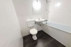 **FRISCH RENOVIERT** hübsche Singlewohnung mit Balkon // ab 01.05.2026 – Jupiterstraße 25, 4205 Grünau-Nord, Leipzig – Vorschaubild 2