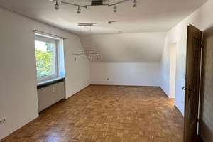 3-Zimmer-Dachgeschosswohnung in Trudering – Die vollständige Adresse der Immobilie erhältst du vom Anbieter., 81825 Gartenstadt Trudering, München – Vorschaubild 2