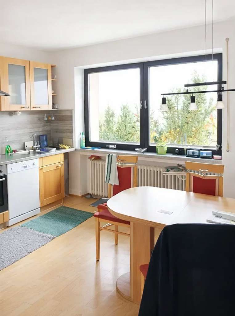 Immobilie in Wertingen - Solides Mehrfamilienhaus mit 3 Wohneinheiten mit Potenzial - Bild 1