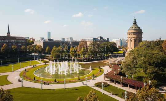 Logenplatz am Wasserturm - Luxuriöse Altbauetage mit einzigartigem Panoramablick!