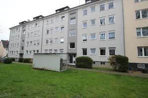 Modernisierte gepflegte Eigentumswohnung 71m² 3 Zimmer Küche Diele Bad Loggia Granitfußboden Parkett