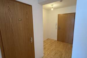 Sofort bezugsfreie 3-Zimmer-Wohnung mit Balkon, Einbauküche inklusive Tiefgaragenstelplatz – Die vollständige Adresse der Immobilie erhältst du vom Anbieter., 72760 Reutlingen-Mitte, Reutlingen – Vorschaubild 18