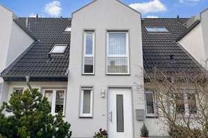 Einziehen & wohlfühlen: Gepflegtes Reihenmittelhaus mit Charme! – Die vollständige Adresse der Immobilie erhältst du vom Anbieter., 33689 Sennestadt, Bielefeld – Vorschaubild 2