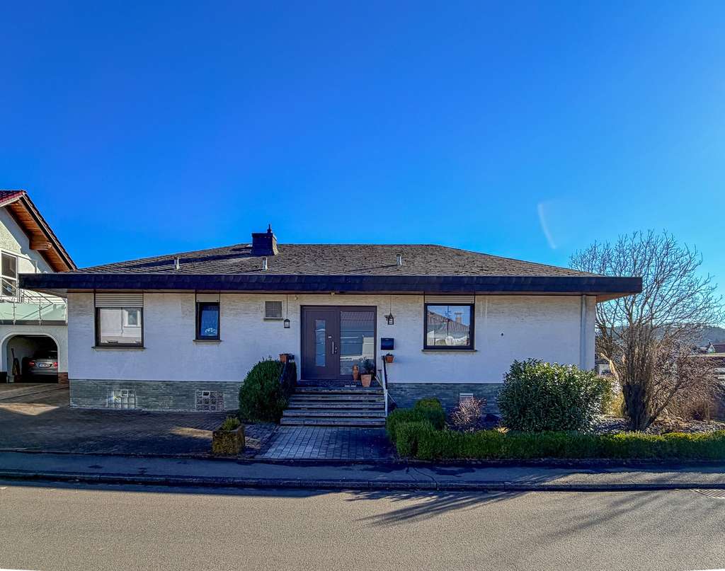 Immobilie in Meißner - Ein Zuhause zum Wohlfühlen – gepflegtes Einfamilienhaus in schöner Südlage - Bild 1