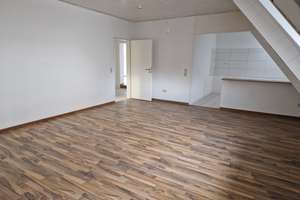 Gemütliche 3- Zimmer-Dachgeschosswohnung im Agnesviertel!