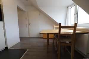 Voll Möbliert ! Gemütliche Dachgeschosswohnung mit separatem Küchenbereich und modernem Duschbad – Darmstadt – Vorschaubild 6