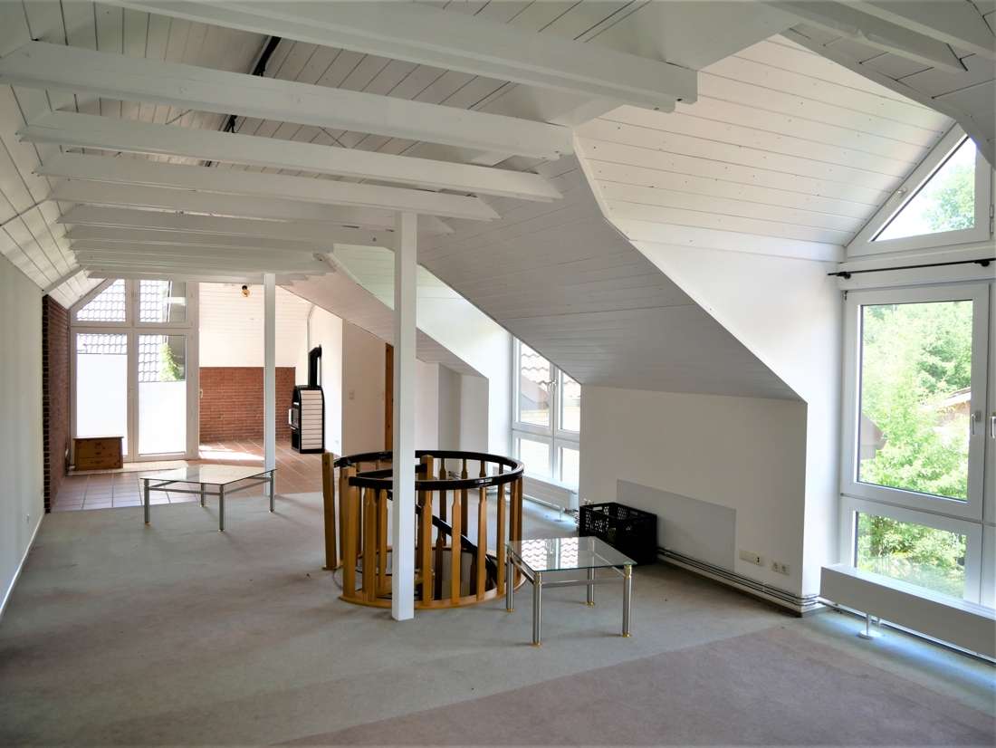 Immobilie in Nordhastedt - Vorbildliche Reitanlage zum Top-Preis !
inklusive großzügigem Wohnhaus
bei Heide - Holstein - Bild 3