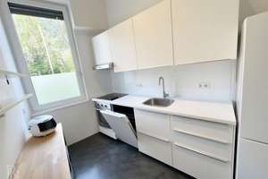 Langfristig inkl. Möbel - großzügiger Loft mit Südbalkon fast am Potsdamer Platz – Schöneberger Ufer 51, 10785 Tiergarten, Berlin – Vorschaubild 4
