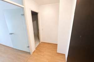 Praktisch geschnittene & lichtdurchflutete 2-Raum-Wohnung mit Balkon, Außenjalousien, Personenaufzug – Hermelinstr. 4, 4329 Heiterblick, Leipzig – Vorschaubild 11
