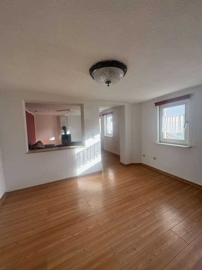 Immobilie in Langenhahn - Einfamilienhaus mit Garten und Einliegerwohnung aus 2008 - Bild 4