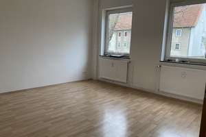 Charmante 2-Zimmer-Wohnung: frisch saniert und zentral gelegen – Berliner Straße 92, 38226 Lebenstedt, Salzgitter – Vorschaubild 1