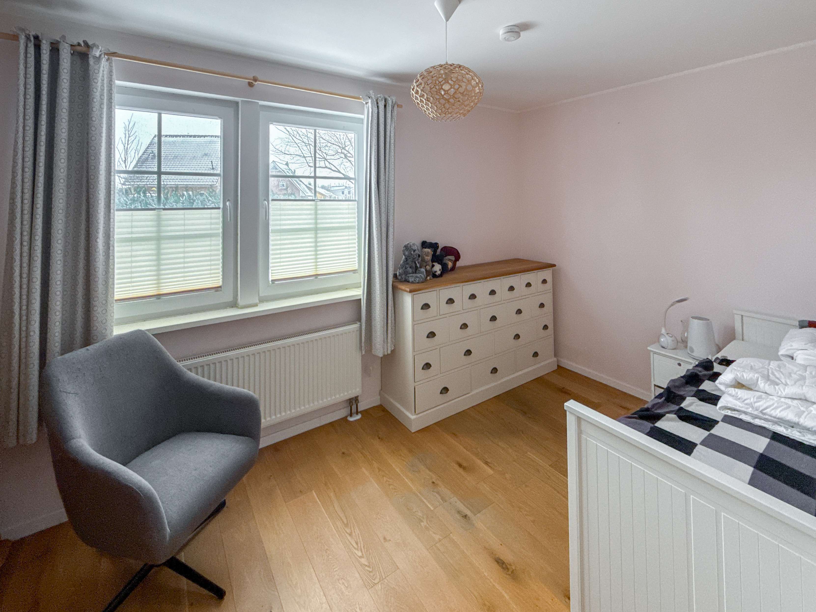 Immobilie in Süderbrarup - Familienfreundliches Massivhaus im Skandi-Look auf großzügigem Grundstück - Bild 6