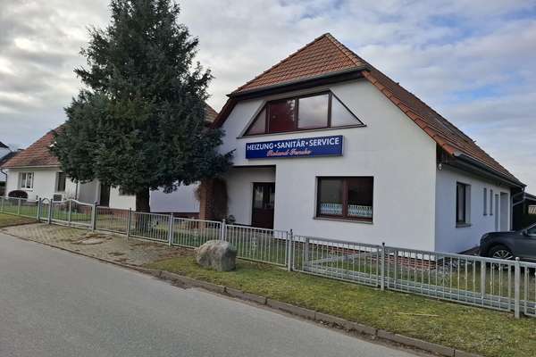 Wohnhaus mit nebenstehenden Büro/Werkstattgebäude -  Ideal für Büro, Familie, Handwerk