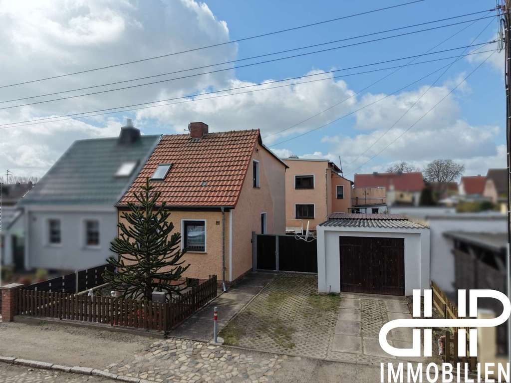 Immobilie in Magdeburg - Zwei Häuser, viele Möglichkeiten – vielseitiges Wohnen auf einem Grundstück - Bild 1