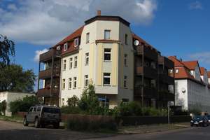 2 Raum DG WE, super Lage großes Tageslichtbad, großer Balkon, Küche