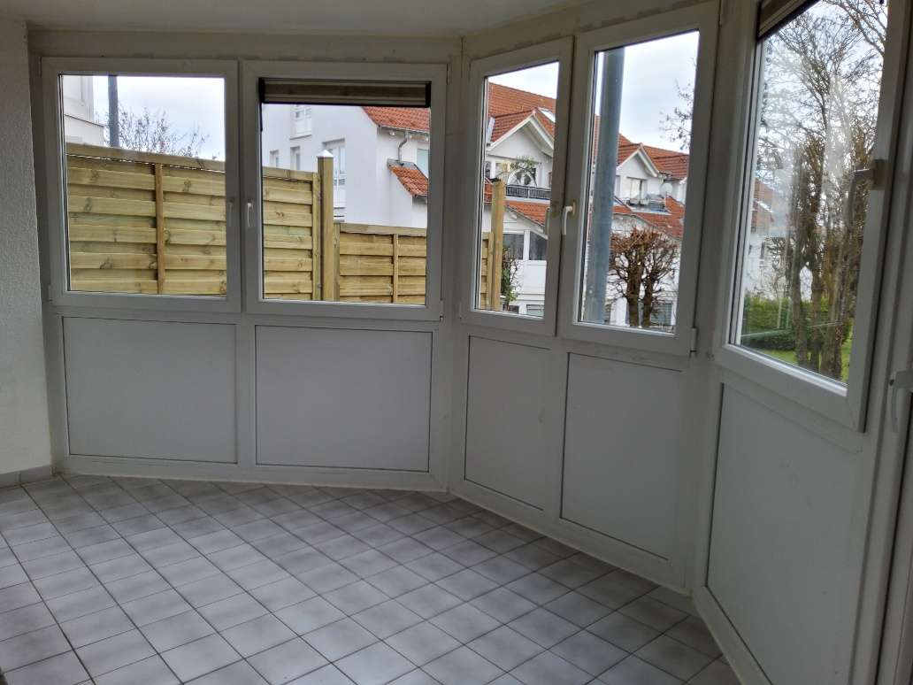 Freie 4-Zimmer-Wohnung im EG mit Wintergarten und Garten, TG-Stellplatz und Außen-Stellplatz, Böblingen Kreis – Bild 3