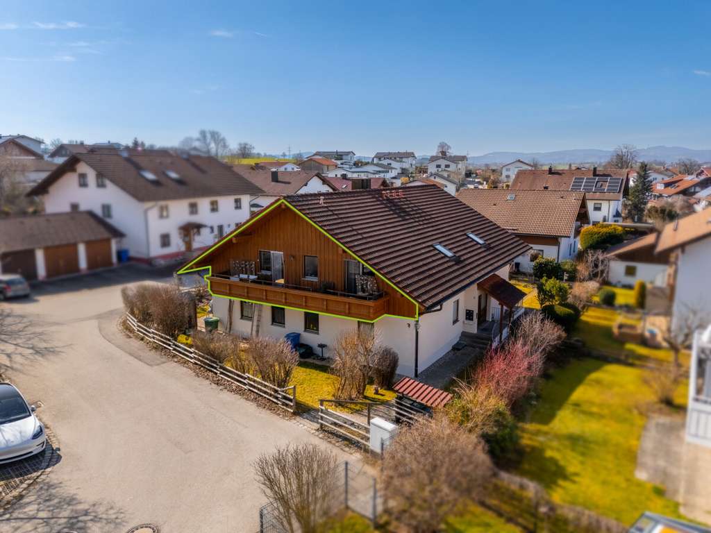 Immobilie in Betzigau - Gemütliche 3-Zimmer-Dachgeschosswohnung mit Kamin, Balkon und Garage in Betzigau - Bild 2