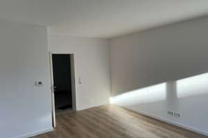 VON PRIVAT TOP Renoviertes, geräumiges 5-Zimmer-Haus in Bremen-Habenhausen in schöner, ruhiger Lage  – Die vollständige Adresse der Immobilie erhältst du vom Anbieter., 28279 Habenhausen, Bremen – Vorschaubild 9
