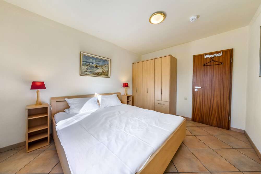 Immobilie in Hörnum (Sylt) - Helle Erdgeschosswohnung direkt am Strand mit Balkon - Bild 10