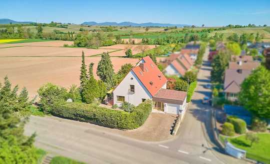 Großzügiges Anwesen mit Geschichte, Charakter und Weitblick!