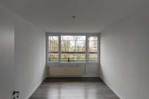 Lichtdurchflutete 3-Raum-Wohnung mit Balkon und Lift in Mönchengladbach-Römerbrunnen – Römerbrunnen 24, 41199 Mülfort, Mönchengladbach – Vorschaubild 4