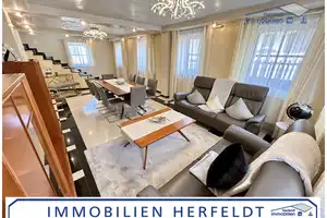 Profitables Monteurhaus mit Gewerbemöglichkeiten, Erweiterungsoptionen und Bauland - 15% Rendite! – Augsburg (Kreis) – Vorschaubild 1