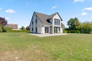 Hochwertiger Neubau! Energieeffizientes Architektenhaus mit Privatsphäre auf großem Grundstück – Die vollständige Adresse der Immobilie erhältst du vom Anbieter., 95503 Hummeltal – Vorschaubild 26