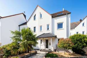 Einziehen & Wohlfühlen – Stilvolle Doppelhaushälfte mit Terrasse und Kamin