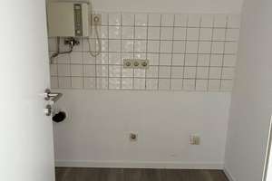 Top-renovierte Zwei-Zimmer-Wohnung in Heerdt – Ardennenstraße 20, 40549 Heerdt, Düsseldorf – Vorschaubild 4