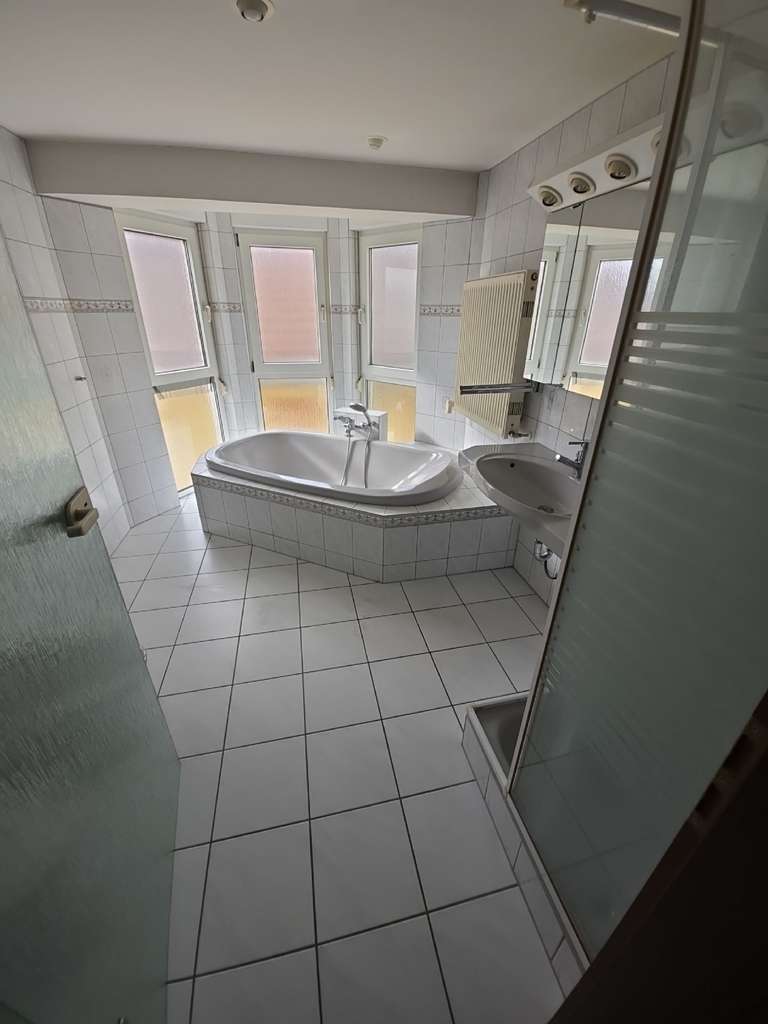 Immobilie in Bad Sobernheim - Modernisierte Dachgeschosswohnung in ruhiger Lage von Bad Sobernheim - Bild 2